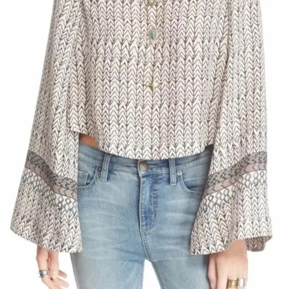 FREE PEOPLE Stars Aligned Bell Sleeve Crop Top Blouse in Chevron Tribal Size M